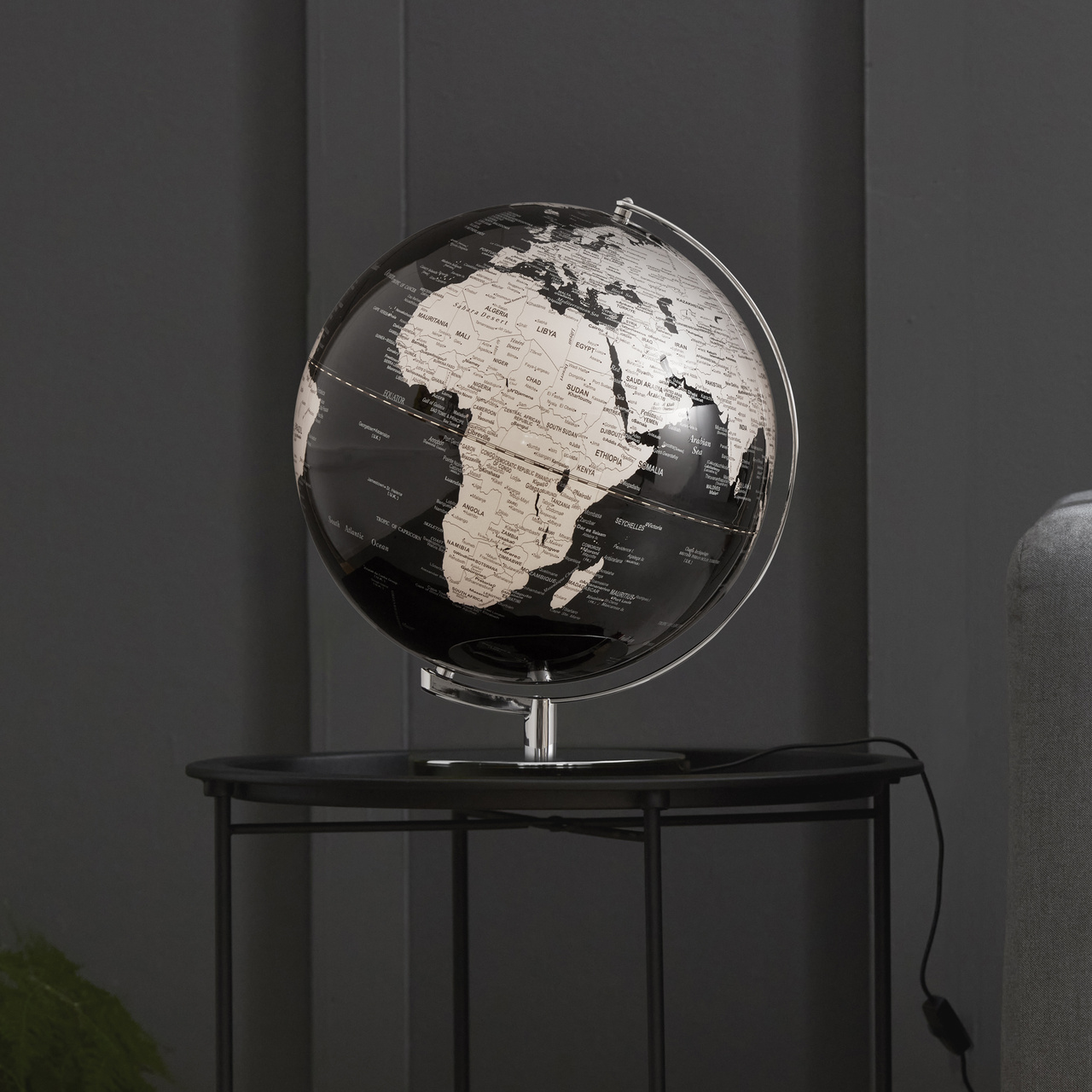 Globe Lamp Black 30 cm