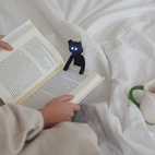 Cat book light in black silicone, Meow