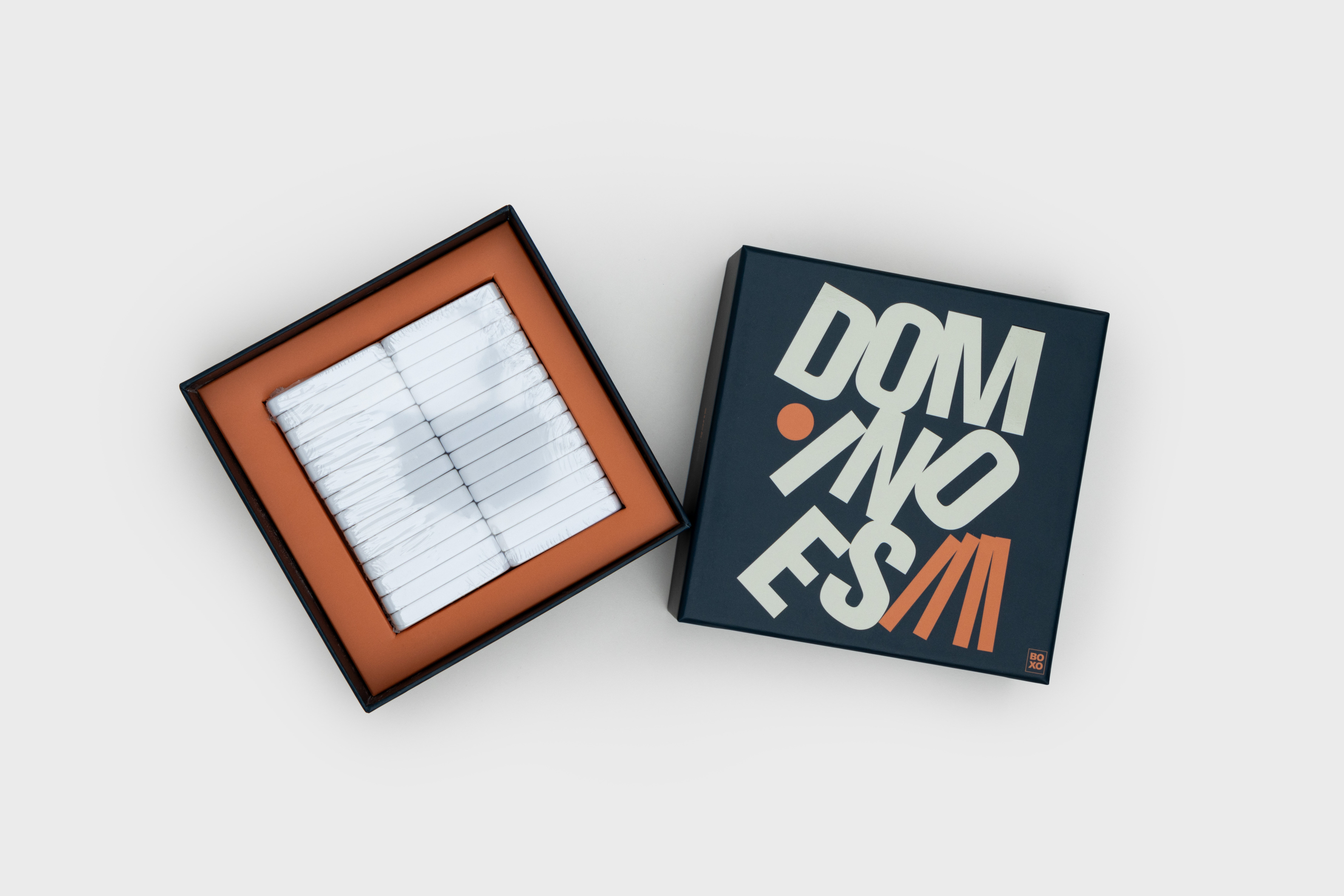 BOXO DOMINOES SET
