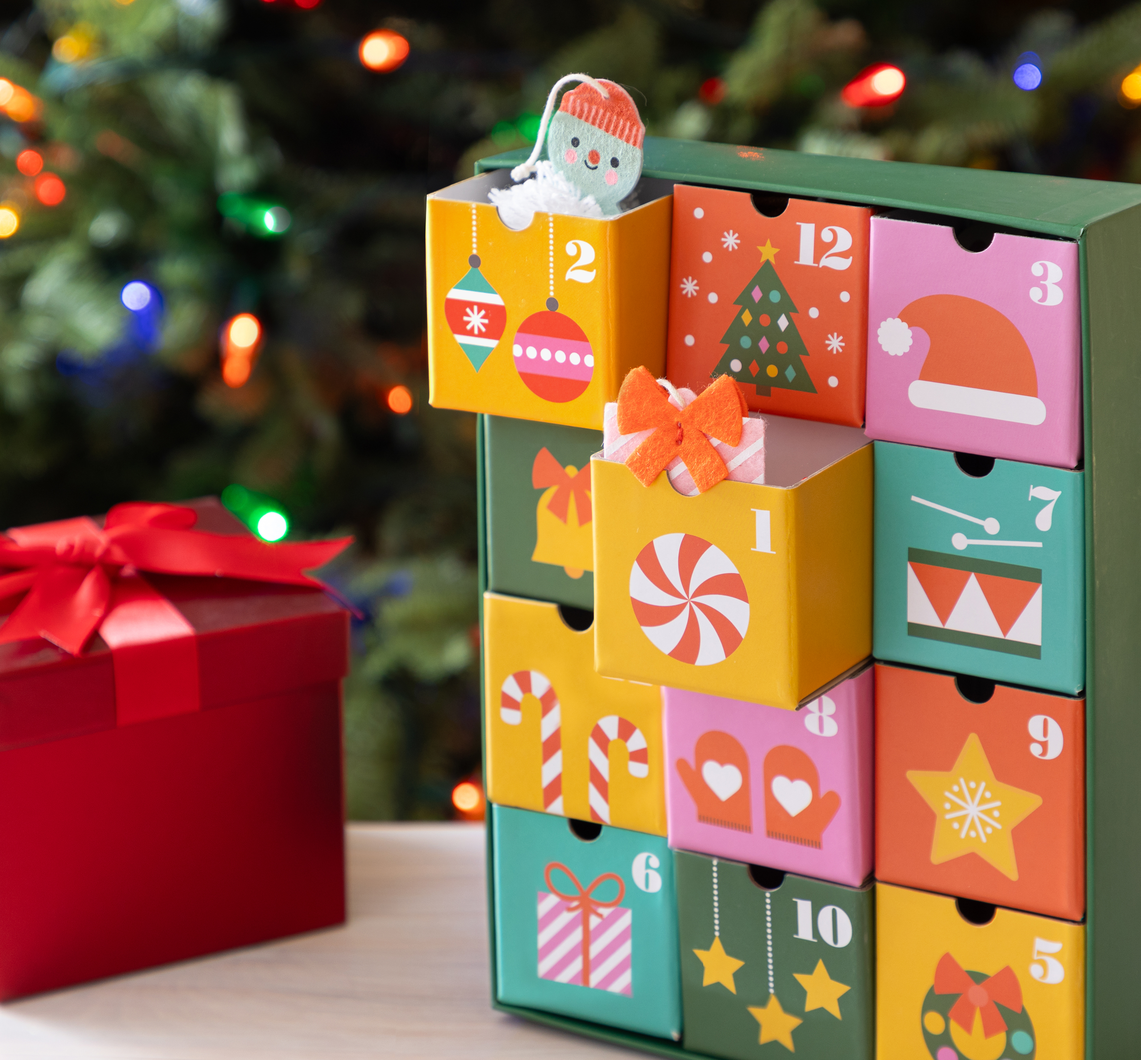 Adventskalender 12 julpyssel