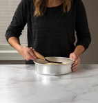 Nordic Ware Vinklad tårtspatel med trähandtag