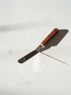 Heirol Vinklad Palettkniv Rostfritt Stål och Rosenträ