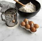 Nordic Ware Mjölsikt med trähandtag