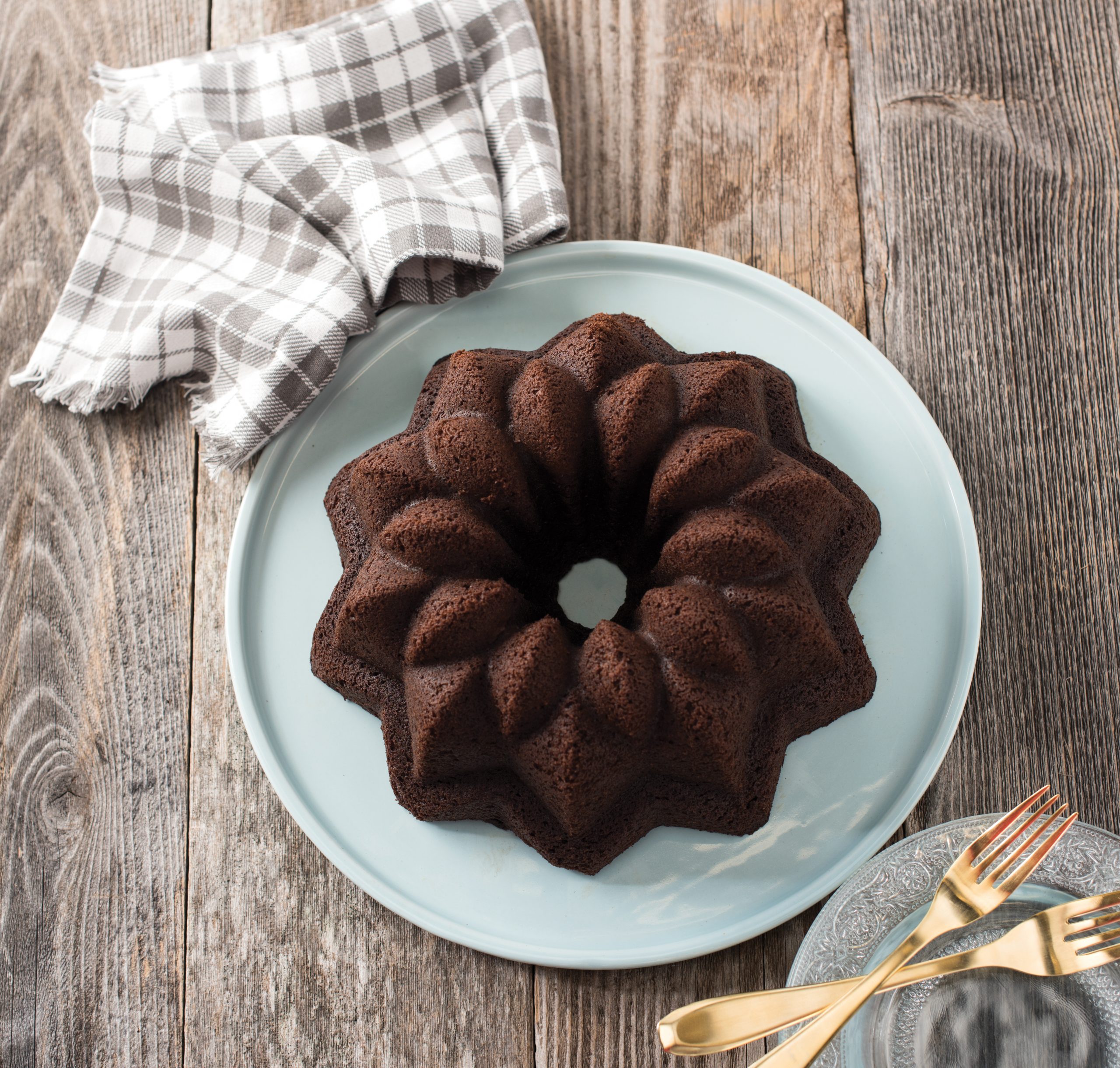 Nordic Ware Vintage Star Bundt® Pan