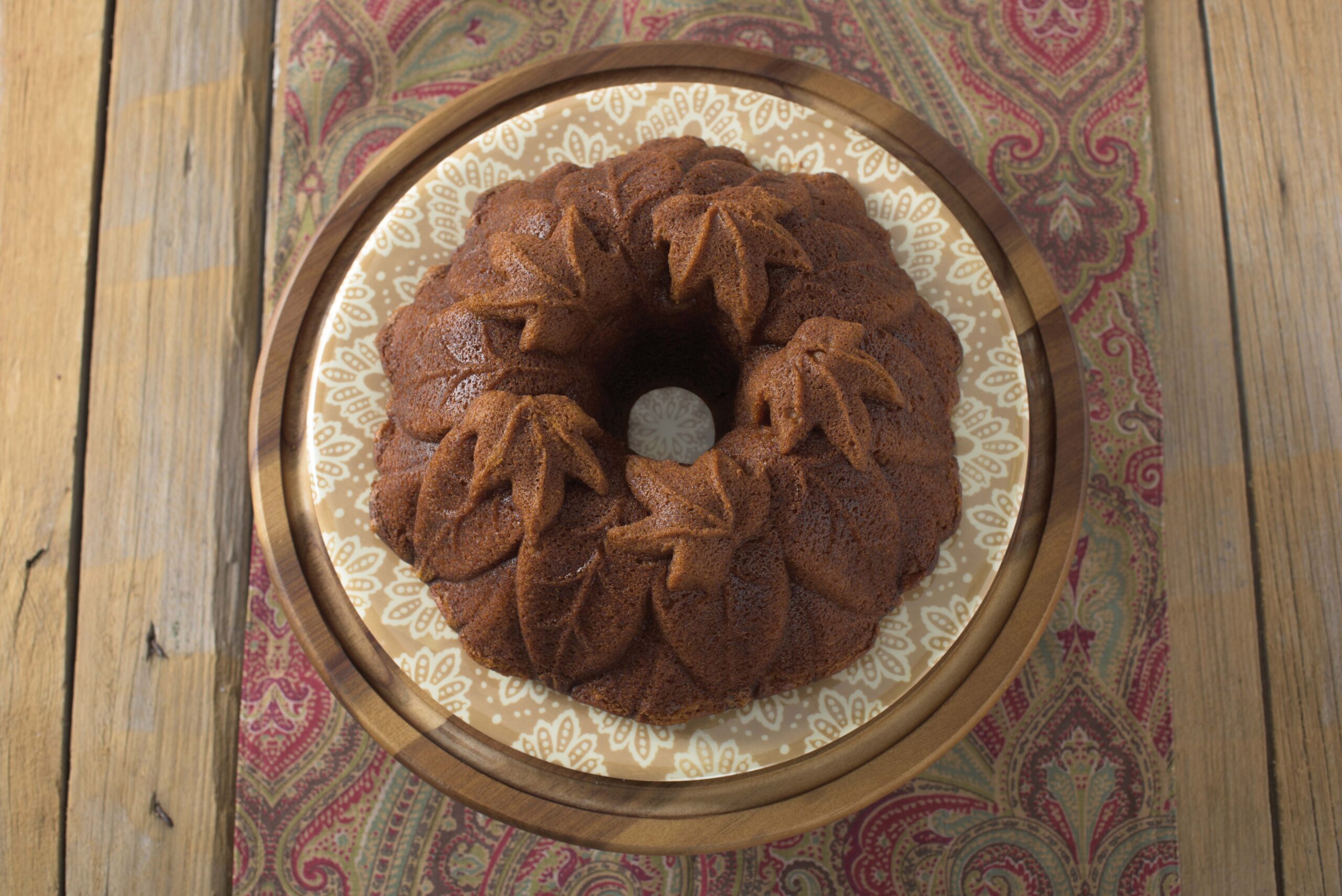 Nordic Ware Harvest Leaves Bundt Pan *