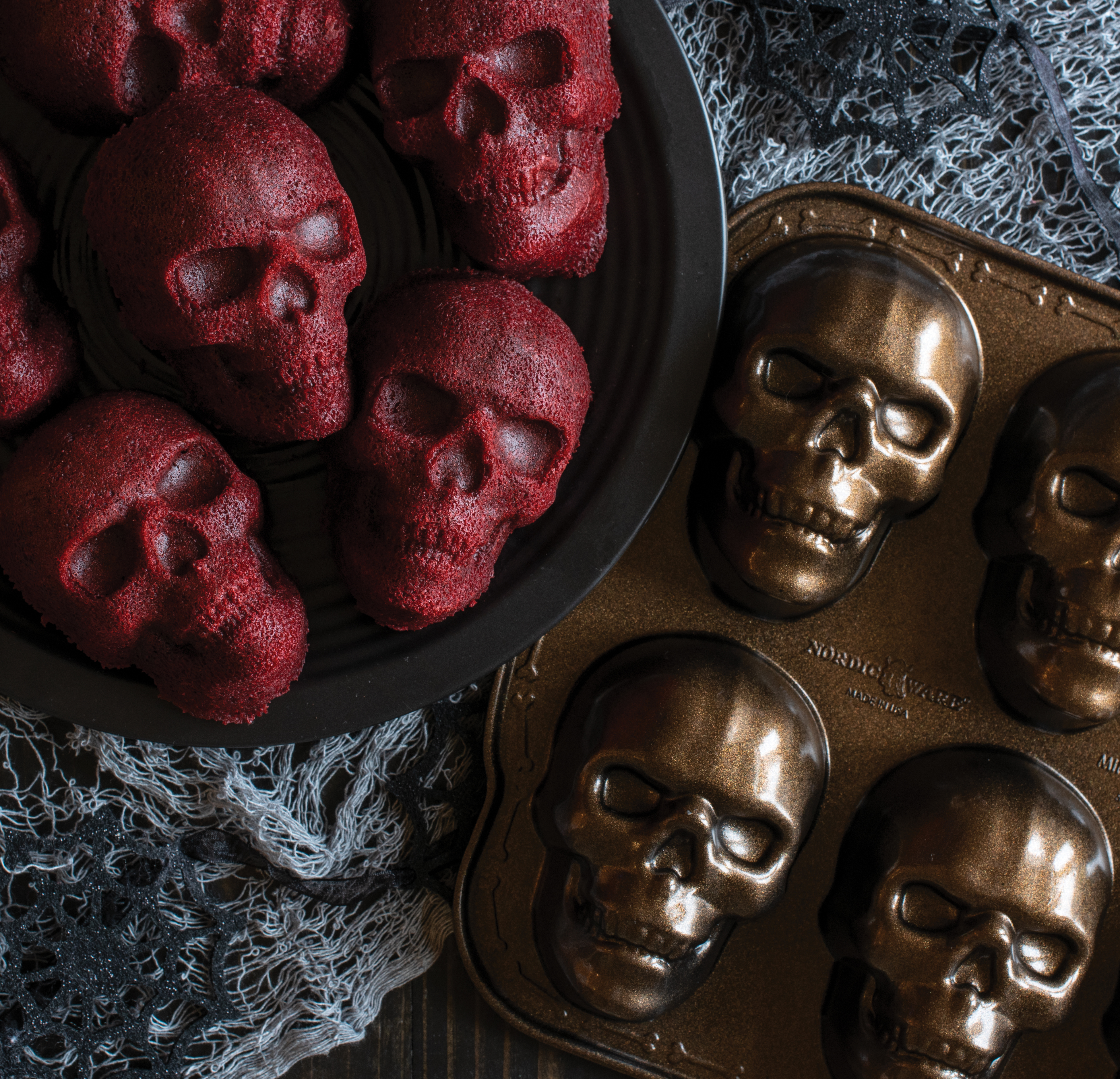 Nordic Ware Haunted Skull Cakelet Pan