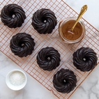 Nordic Ware Swirl Bundtlette Pan