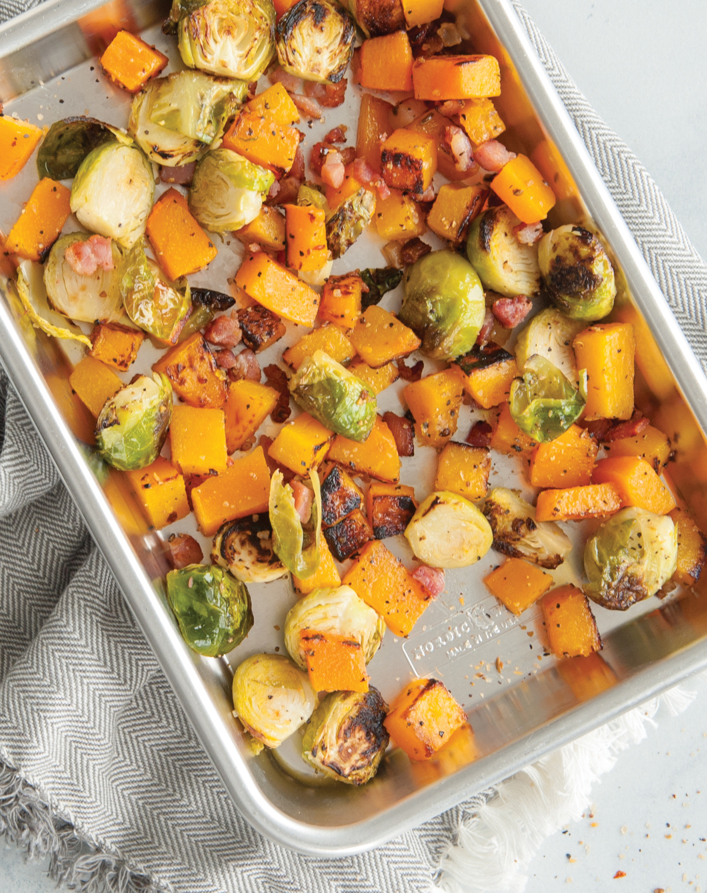 Nordic Ware Naturals® Eight Sheet Bakplåt