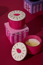 Doftljus Charmed Lips 226 g- Rosa Glas med lock i keramik - Smoked Cherry