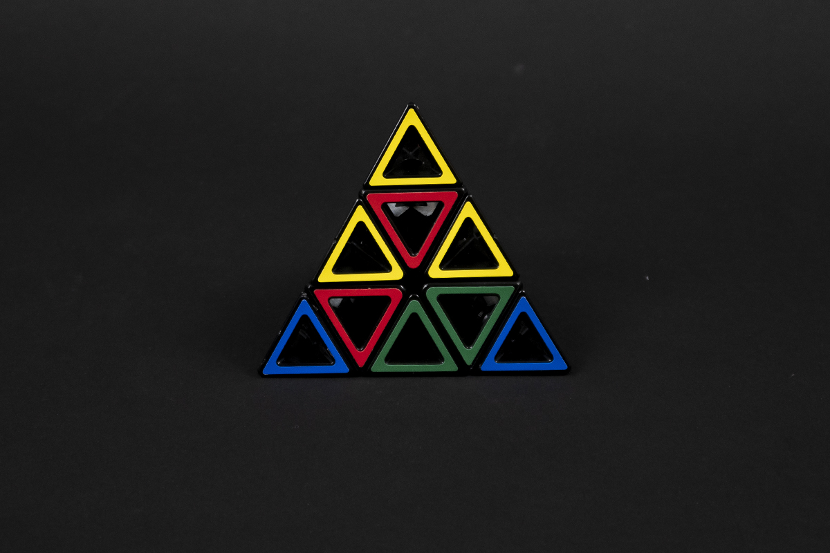 Pussel Hollow Pyraminx