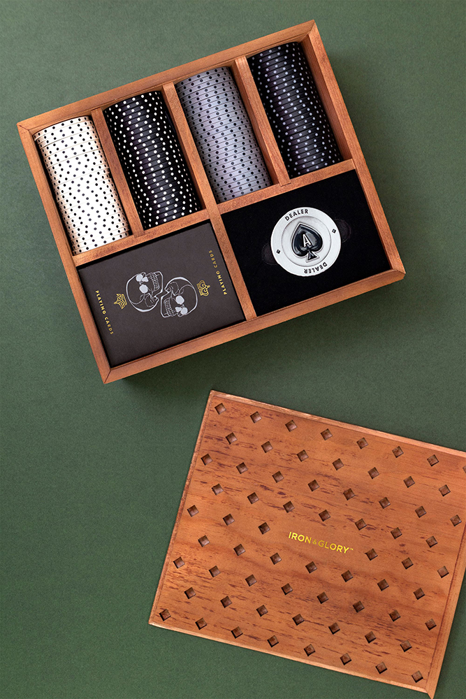 Dead Mans hand poker set