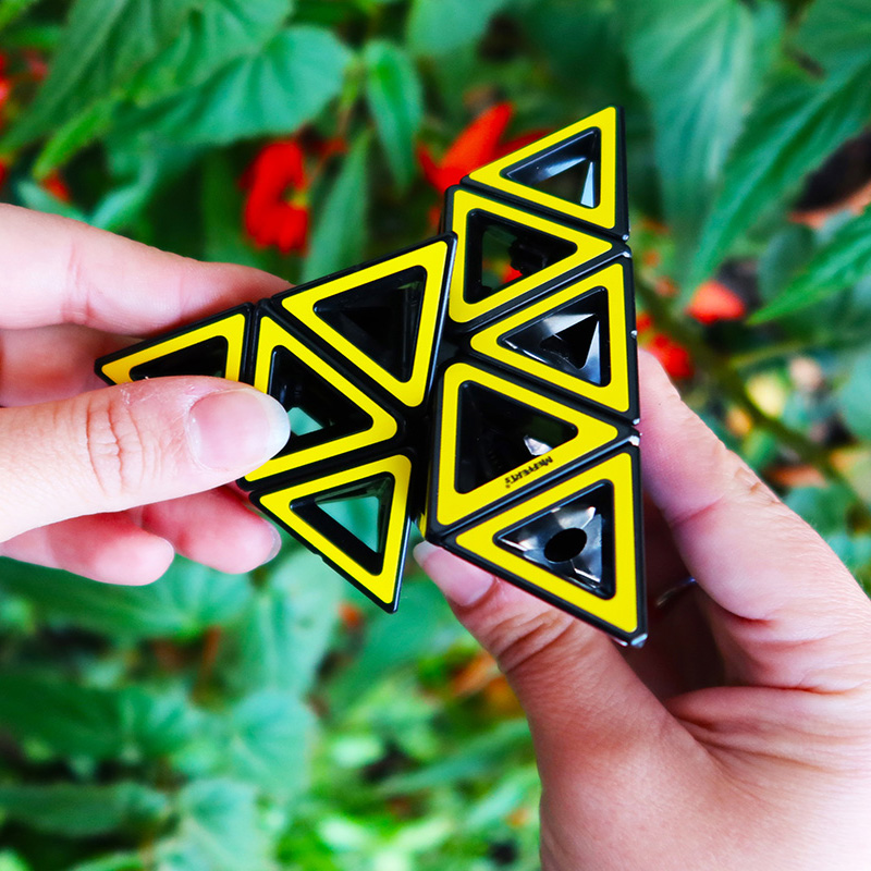 Pussel Hollow Pyraminx